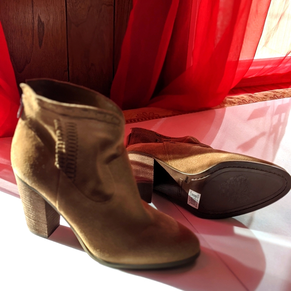 Vince Camuto- Fretiza Suede Bootie